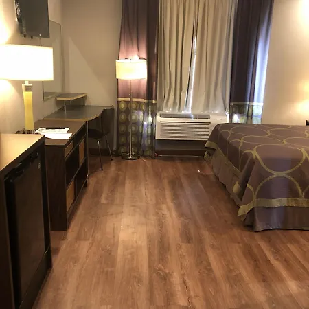 Super 8 By Wyndham Jamaica North Conduit Hotel New York