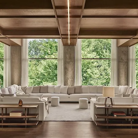Hotel Public, An Ian Schrager