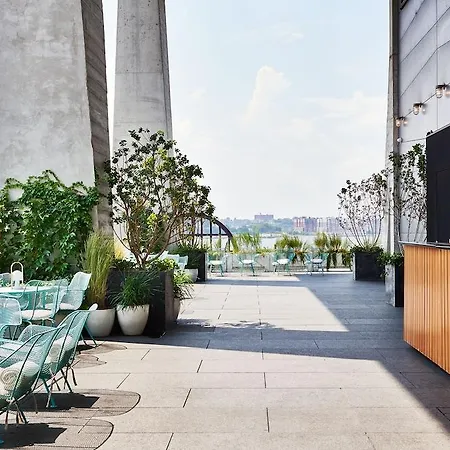 The Standard, High Line 4*