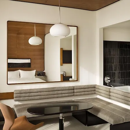 The Standard, High Line 4*