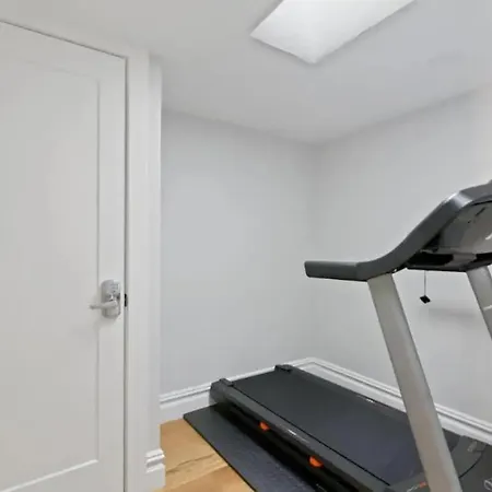Private Hot Tub-private Gated Sailor Moon House In Williamsburg W Gym Homestay New York
