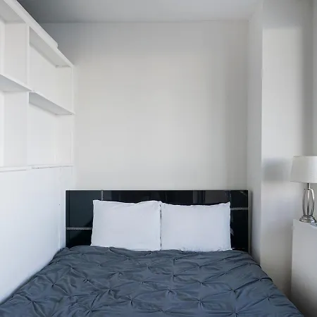 Unique Three Bedroom Two Bath In Murray Hill *