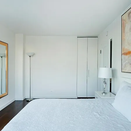 Unique Three Bedroom Two Bath In Murray Hill Apartment *