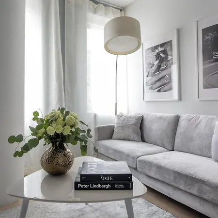 Beautiful 2bd Near Times Square With Doorman And Gym Apartment New York