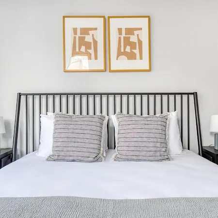 Apartment Uws 2br W Elevator Doorman Gym Nr 1 Line Nyc-625