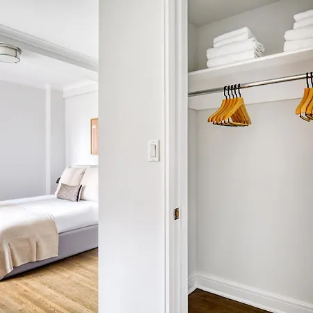 Apartment Uws 2br W Elevator Doorman Gym Nr 1 Line Nyc-625 New York