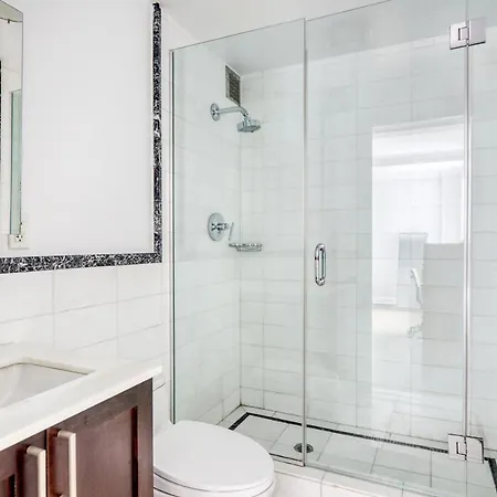 Apartment Uws 2br W Elevator Doorman Gym Nr 1 Line Nyc-625