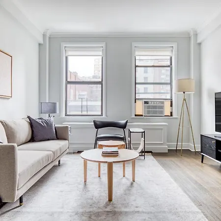 Uws 2br W Elevator Doorman Gym Nr 1 Line Nyc-625 Apartment *