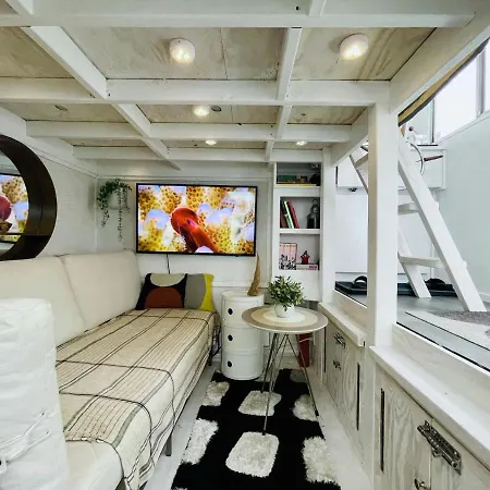 Unique Design Houseboat In Rockaway Queens Botel *