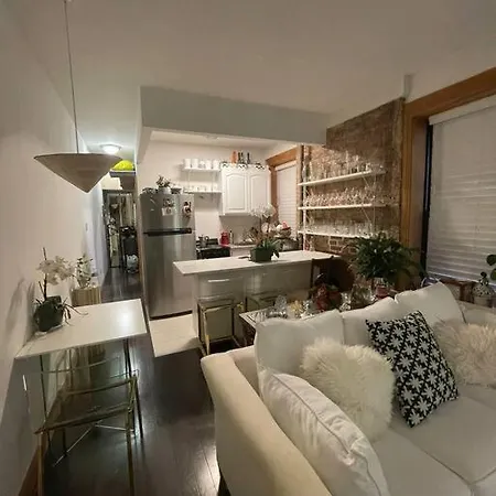 Stylish & Lovely 2 Bedroom Midtown Apartment New York