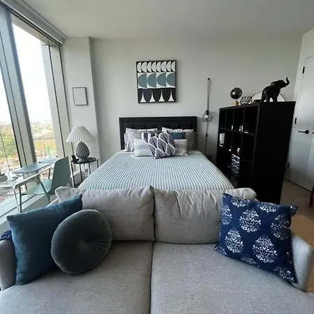 Luxury High-rise Studio Brooklyn * New York