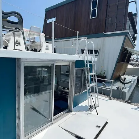 Unique Design Houseboat In Rockaway Queens Botel New York