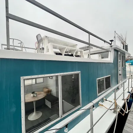 Unique Design Houseboat In Rockaway Queens Botel New York