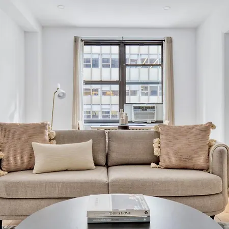 Midtown 1br W Doorman Wd Nr Grand Nyc-779 New York