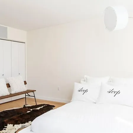 Trendy Designer Downtown Manhattan * New York