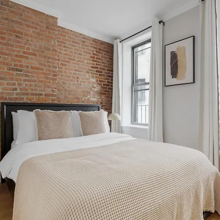 East Village 2br W Balcony Nr Dining Nightlife Nyc-1212 New York