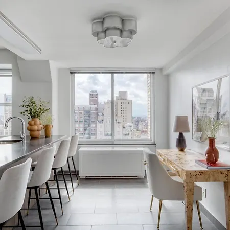 Apartment Ues 3br W Balcony Doorman Nr Park Nyc-1192