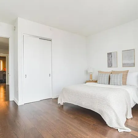 2 Bed 2 Bath By Tsquere Hudsony Apartment New York