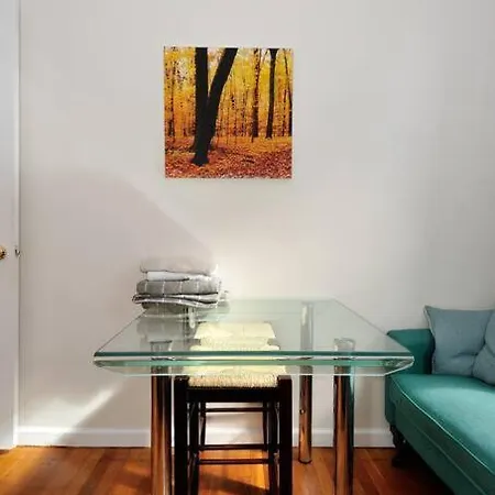 Perfect 2 Bedroom Near Park Apartment New York