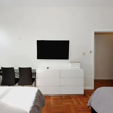 Perfect 2 Bedroom Near Park New York