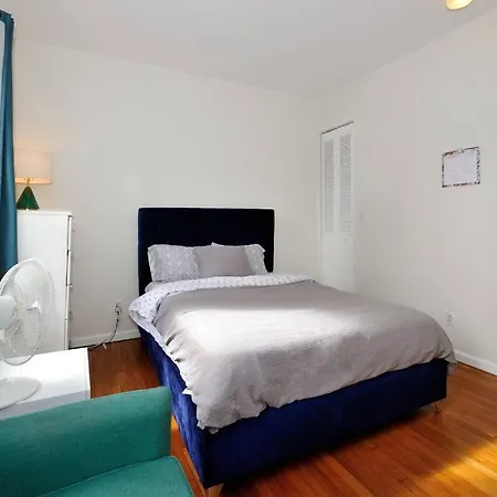 Perfect 2 Bedroom Near Park Apartment