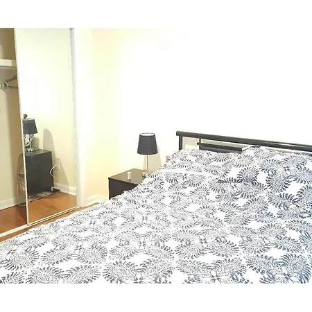 2 Spacious Oasis To Choose From 20 Min From Manhattan In A Quiet Neighborhood *