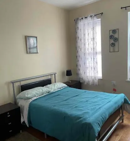 2 Spacious Oasis To Choose From 20 Min From Manhattan In A Quiet Neighborhood Apartment