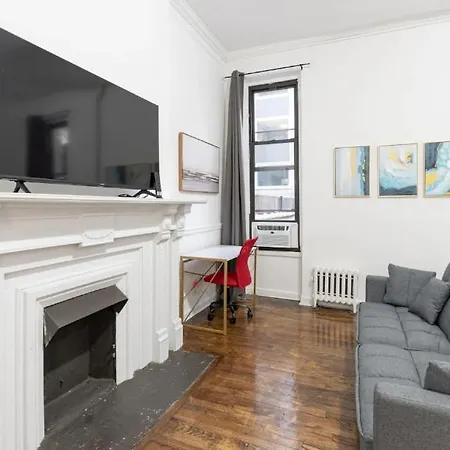 Apartment 2 Bedroom In The Heart Of Midtown! New York