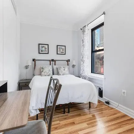 Apartment Beautifully Designed 2 Bedroom Near Hell's Kitchen *
