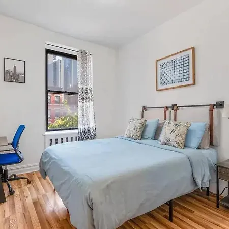 Beautifully Designed 2 Bedroom Near Hell's Kitchen * New York