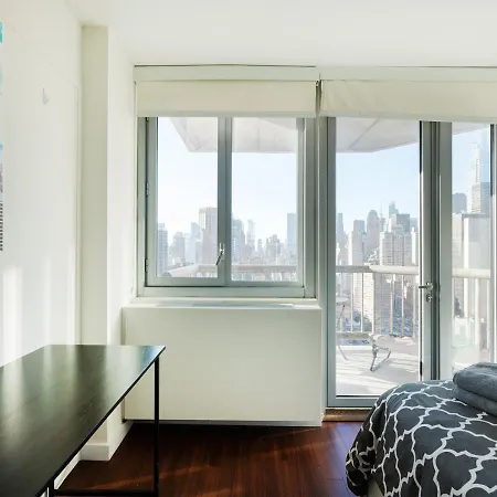 Stunning 3br At Midtown East *