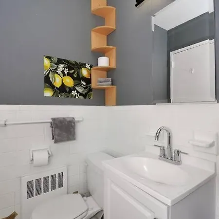 Relaxing 1 Bedroom In Garment Apartment New York