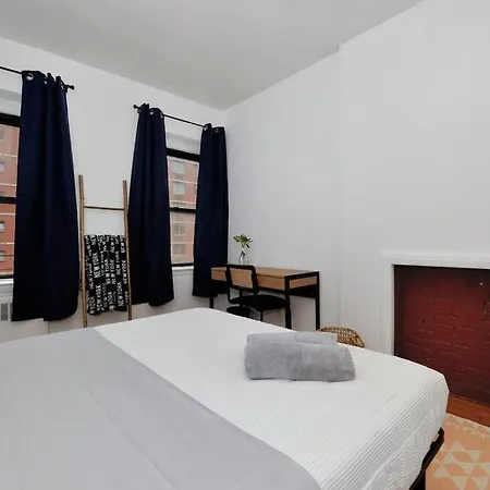 Relaxing 1 Bedroom In Garment Apartment New York