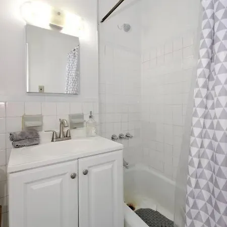 Spectacular Studio Close To Times Square!