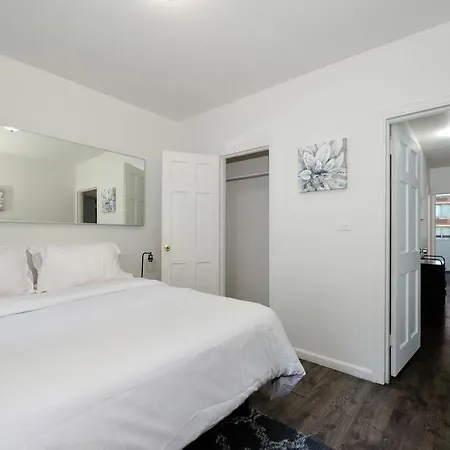 New And Spacious 3 Bedroom In Midtown West! * New York