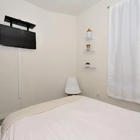 3br/1ba Near Times Square Apartment New York