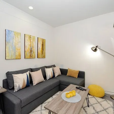 3br/1ba Near Times Square New York