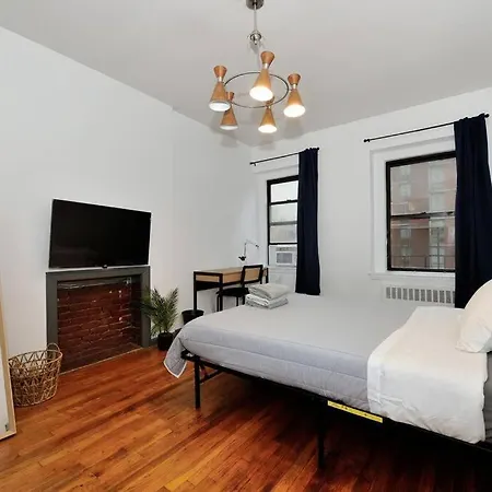Studio Close To Times Square New York