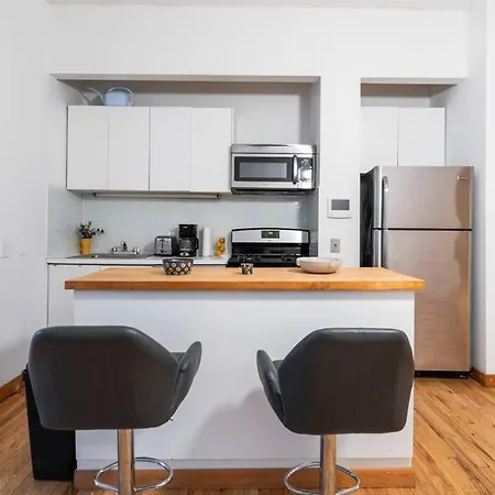 Apartment 4br In The Heart Of Tribeca! New York