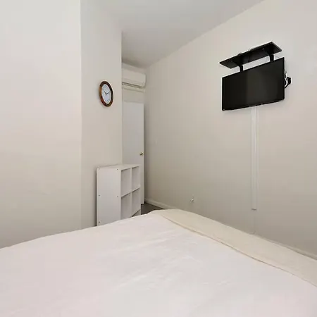 3br/1ba Near Times Square New York