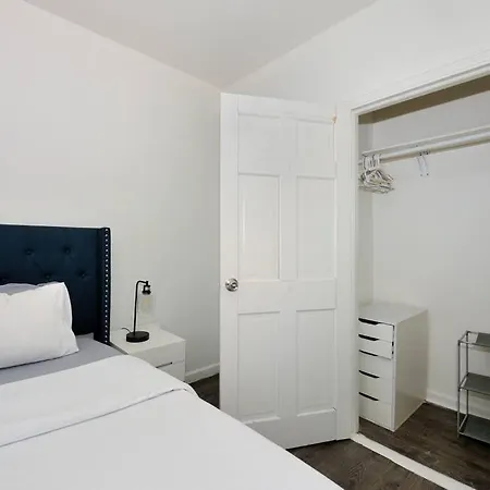 Apartment New And Spacious 3 Bedroom In Midtown West! *