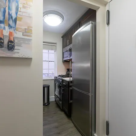 One Bedroom Elegant In