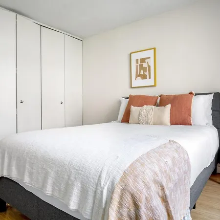 Uws 2br W Gym Dm Elev Nr Park Trains Nyc-577 * New York