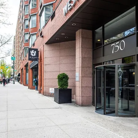 Uws 2br W Gym Dm Elev Nr Park Trains Nyc-577 Apartment