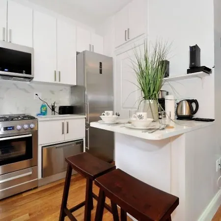 Splendid Studio In Washington Sq Park! Apartment *