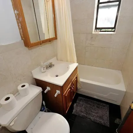2br Near Park! Apartment New York