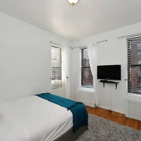 Apartment 2br Near Park! New York