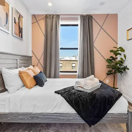 Apartment Swj - 3 Fl 9 Bedroom Triplex_1 Block To Train