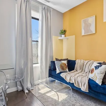 Apartment Swj - 3 Fl 9 Bedroom Triplex_1 Block To Train