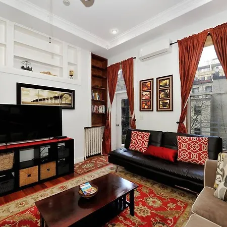 Beautifully Designed In Upper West Side! Apartment *